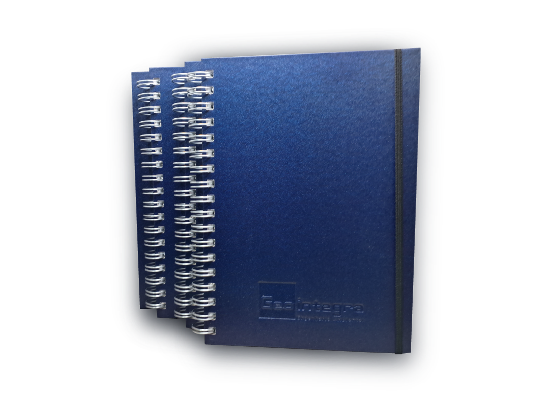 Cadernos Escovado Azul com Baixo Relevo - 17 x 24 cm - 540 x 400 px